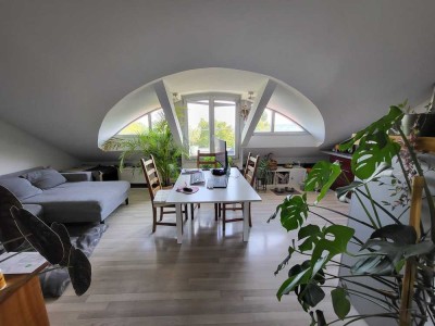 Ansprechende und helle 1-Raum-DG-Wohnung auf der Keesburg, unmöbliert, mit Einbauküche