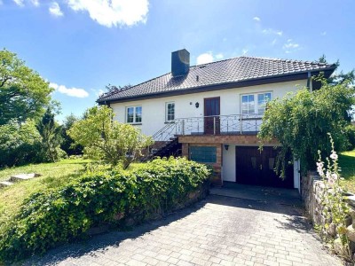 Einfamilienhaus im Bungalowstil mit repräsentativem Garten