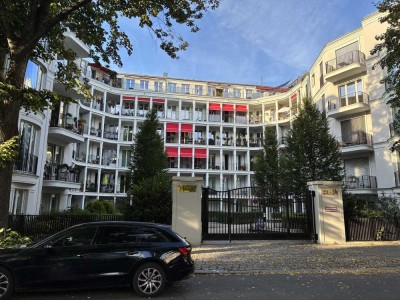 Stilvolle 4-Raum-Wohnung mit gehobener Innenausstattung mit Balkon und EBK in Berlin Weißensee
