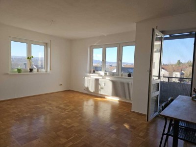 Bitte schriftl. Anfragen!
Großzügige, helle 3.Zi-Wohnung in ruhiger Wohnlage von Pforzheim