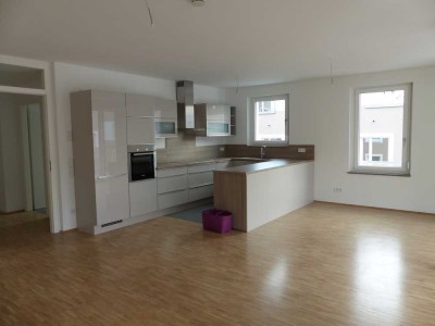 Exklusive 4-Zimmer-Wohnung mit gehobener Innenausstattung mit Einbauküche in Oberursel