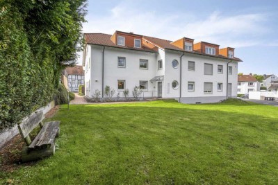Komfortable Erdgeschosswohnung mit Terrasse und Stellplatz in der Tiefgarage.