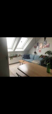 Renovierte & helle 2-Zimmer Wohnung mit Balkon, Tiefgaragenstellplatz & Keller in HN - gute Lage