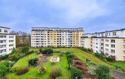 Erstbezug nach hochwertiger Sanierung, 3-Zi-Wohnung mit gehobener Innenausstattung mit Balkon u. EBK
