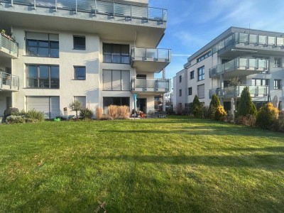 NEUWERTIGE 3-ZIMMER-WOHNUNG MIT EIGENEM GARTEN UN EINBAUKÜCHE!!!