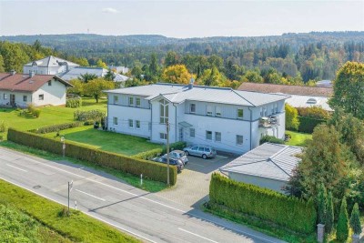 Großzügige Vierzimmerwohnung mit zwei Balkone.
