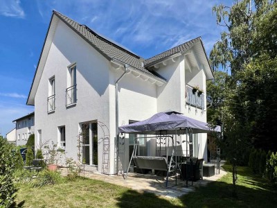 Neuwertiges Einfamilienhaus (Baujahr 2021) mit viel Platz für die Familie