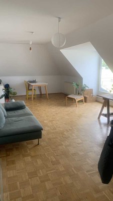 Quiet 2-Zimmer-Wohnung mit Balkon und EBK in Berlin Pankow