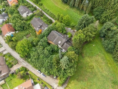 Ehemalige Unternehmervilla mit Charme, Platz und Potenzial am Waldrand von Wilhelmsdorf