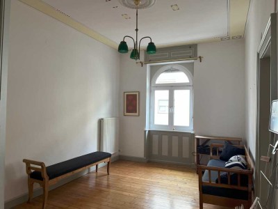 Altbau Jugendstil-Wohnung mit Parkett und Terrazzoboden