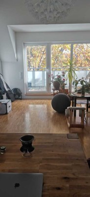 Wunderschöne Dachgeschosswohnung mit Ausblick in's Grüne ☀️�