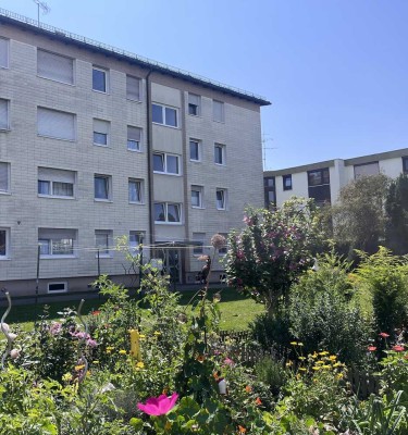 Zentral & ruhig! Sonnenliebhaberwohnung mit geschützter Süd-Loggia  ***Ab sofort bezugsfrei***