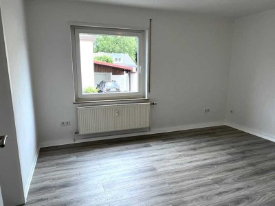 * BONUS FÜR DAS STREICHEN * lebhaftes Umfeld * JOBCENTER und Aufstocker WILLKOMMEN *