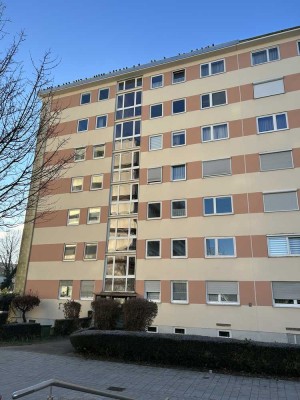 Helle 2-Zimmer-Wohnung mit Südloggia