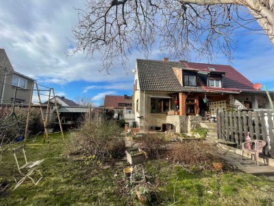 Einfamilienhaus mit schönem Garten