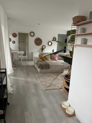 2.5-Zimmer-Wohnung- vollständig möbliert - perfekt für Expats, junge Paare und Pendler