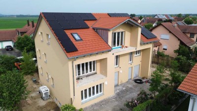 Sonnige 2-Zimmer-Wohnung mit Einbauküche und West-Balkon in Pfatter!