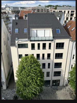 Urban & Cozy: Neubau mit Balkon, Stellplatz – perfektes Couple-Nest am Bahnhof Böblingen