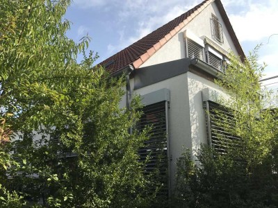 Schicke Architekten-DHH, 3 Kinderzimmer, ruhige grüne Lage, sehr gepflegt, Toplage Nbg-Worzeldorf