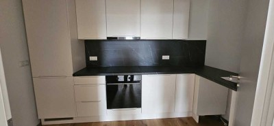 Moderne, kernsanierte, großzügig geschnittene 2-Zimmer-Wohnung