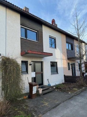 Brück Immobilien - Gepflegtes, vermietetes 5-Zi.-RMH in ruhiger Lage