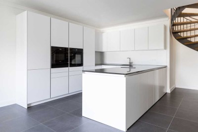 Ein Zuhause mit Geschichte und Zukunft – luxuriöse Maisonette im Diplomatenviertel