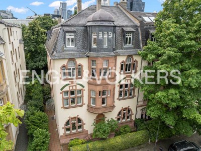 Exklusive Maisonettewohnung in denkmalgeschütztem Altbau mit Skylineblick
