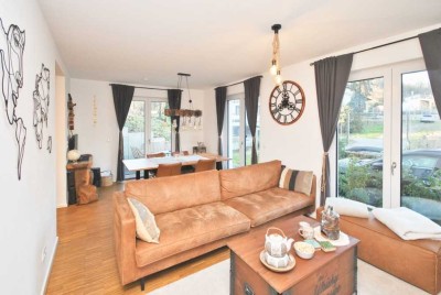 Exklusive 2-ZKB-Wohnung mit Terrasse, kleiner Rasenfläche, EBK und Stellplatz in Koblenz- Güls