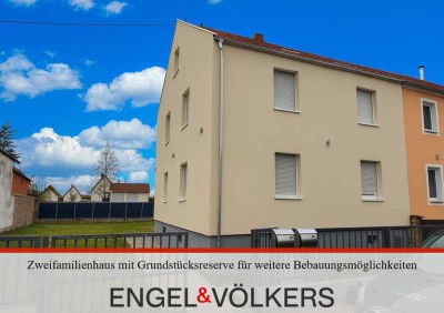 Zweifamilienhaus mit Grundstücksreserve für weitere Bebauungsmöglichkeiten