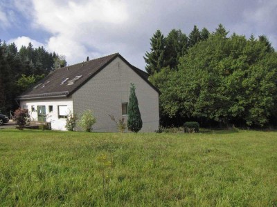Schöne 3-Zimmer-Erdgeschosswohnung mit Balkon in Schloßheck