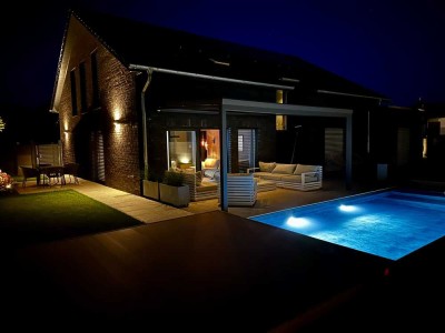 Exklusives Neubau-Architektenhaus mit Pool,EBK,Kamin,Photovoltaik und Doppelgarage in TOP Lage!