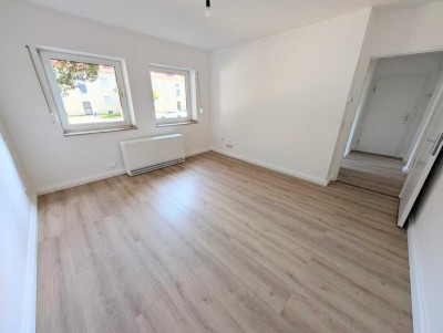 **Was will man mehr? +Erdgeschoss +neuer Laminat +weiße Wände +neues Tageslichtbad +eigener Garten**