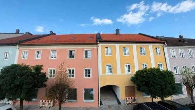 Sonnige 3-Zimmer Wohnung am Stadtplatz mit EBK