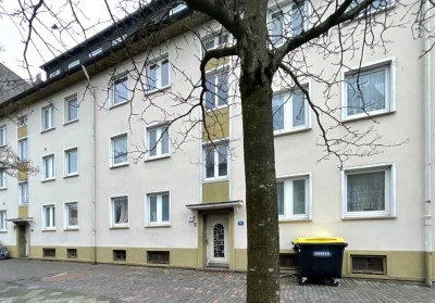 4-Zimmer-Wohnung im 1. Obergeschoss  - wird gerade renoviert - Wilhelmshaven - Nähe Zentrum !!!