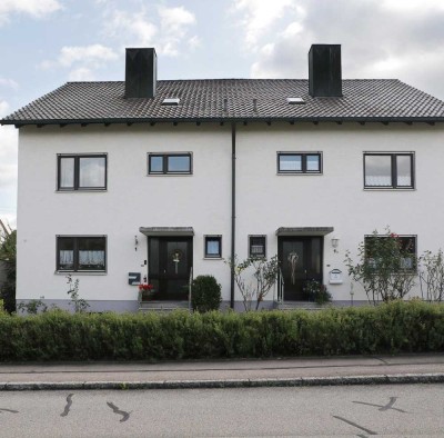 Raumwunder mit 5-6 Schlafzimmern und Partykeller in Doppelhaushälfte mit großem Garten