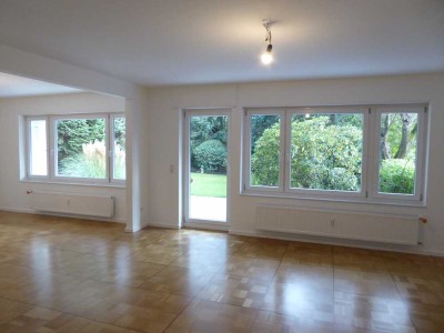 Wohnen am Godelsberg: Moderne 3,5-Zimmer-Wohnung mit Terrasse in exklusiver Lage