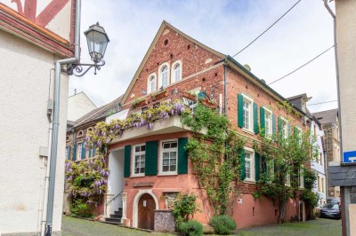 Großzügiges Patrizierhaus mit besonderem Charme und Geschichte für Individualisten in Ürzig/Mosel