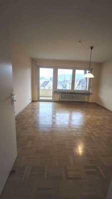 3-Zimmer-Wohnung, 69m² mit Balkon, Aufzug & Garage – sofort verfügbar!
