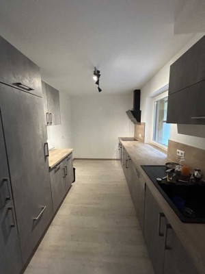 Frisch renovierte 4-Zimmer-Wohnung mit Balkon im 1. OG in Bad Peterstal