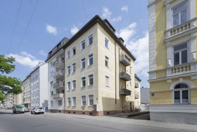Altbau-Mehrfamilienhaus mit Entwicklungspotenzial in bester Lage der Maxvorstadt