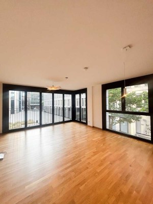Stilvolle 2-Zimmer-Wohnung mit luxuriöser Innenausstattung mit Einbauküche in Frankfurt am Main