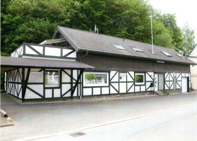 Zentral in Denklingen: 3-Zimmer-Wohnung und alarmgesichertes Lager