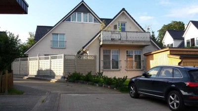 Schöne und neuwertige 3-Zimmer-Wohnung mit EBK in Hamberge