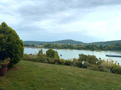 Exklusive Erdgeschosswohnung in direkter Rheinlage in Bonn Rüngsdorf mit Blick auf das Siebengebirge