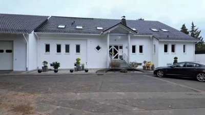 Galerie-Wohnung in Waldrandlage mit Fernsicht Stilvolles Wohnen auf 177 m²!