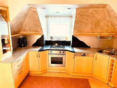 WOHNEN IM GRÜNEN - SANIERUNGSBEDÜRFTIGES HAUS MIT ENTWICKLUNGSPOTENZIAL!