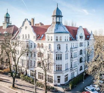 Altbau-Juwel in historischer Architektur - frei lieferbar