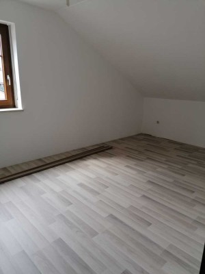 Sanierte 3-Zimmer-Doppelhaushälfte mit EBK in Laberweinting