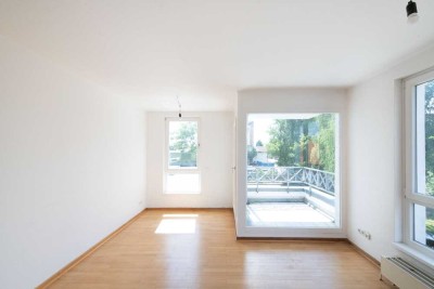 Helle 2-Raumwohnung mit Balkon und Einbauküche