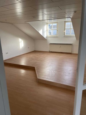 Helle 3-Zimmer-DG-Wohnung im Herzen Pforzheims